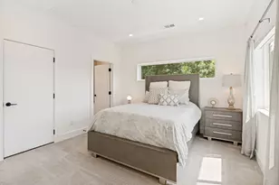 9915 Hurley Way, Dallas, TX 75220 - Photo 32
