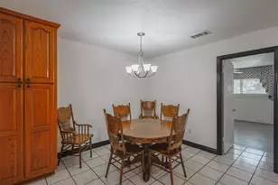 733 Thersa Dr, River Oaks, TX 76114 - Photo 12