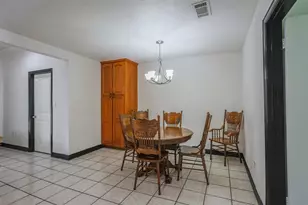733 Thersa Dr, River Oaks, TX 76114 - Photo 8