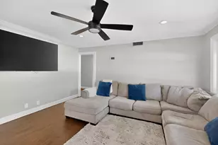 805 Buena Vista Dr, Arlington, TX 76010 - Photo 10
