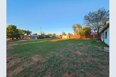 1211 Campbell Street, Sweetwater, TX 79556 - Photo 10