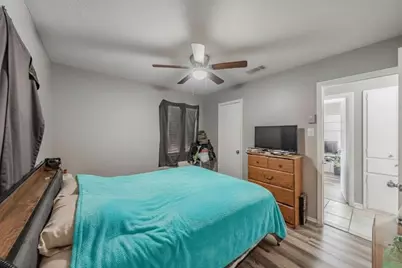 313 Hawthorne Lane, Grand Prairie, TX 75052 - Photo 8
