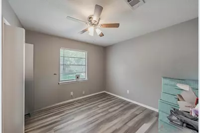 313 Hawthorne Lane, Grand Prairie, TX 75052 - Photo 10
