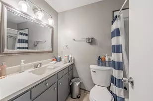 313 Hawthorne Ln, Grand Prairie, TX 75052 - Photo 12