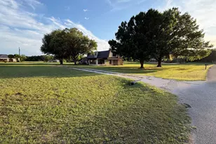221 Timberview Ct, Argyle, TX 76226 - Photo 2