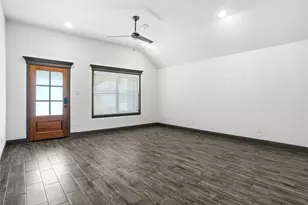 210 Clover Cir, Weatherford, TX 76086 - Photo 6