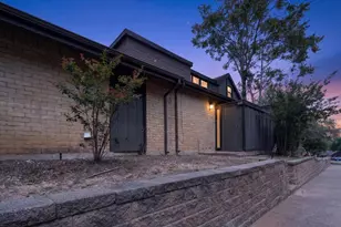 4641 Country Creek Dr, Dallas, TX 75236 - Photo 2