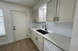 204 Hosack St, Arlington, TX 76010 - Photo 4