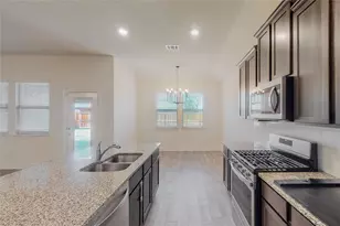 11029 Klondike Ln, Aubrey, TX 76227 - Photo 14