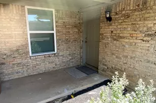 1017 Mullins St, Irving, TX 75061 - Photo 2