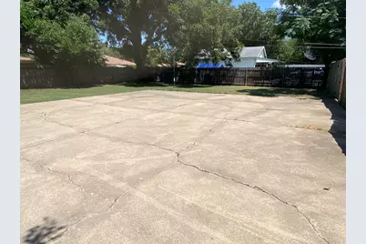 1017 Mullins Street, Irving, TX 75061 - Photo 24
