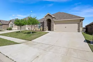 1206 Grand Vw Dr, Ennis, TX 75119 - Photo 1