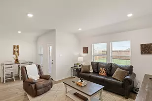 1206 Grand Vw Dr, Ennis, TX 75119 - Photo 6