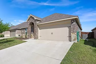 1206 Grand Vw Dr, Ennis, TX 75119 - Photo 2