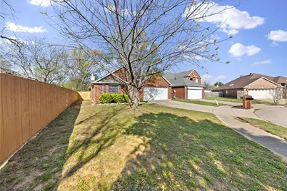 814 Lake Bluff Drive, Lake Dallas, TX 75065 - Photo 14