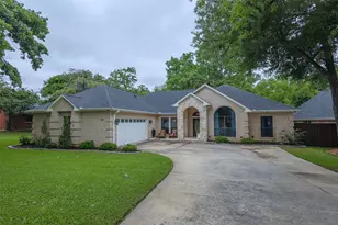 1805 Spinnaker Ln, Azle, TX 76020 - Photo 2