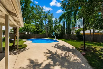 4138 Mapleridge Drive, Grapevine, TX 76051 - Photo 6