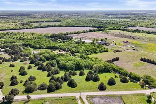 821 Ewing Rd, Ferris, TX 75125 - Photo 2