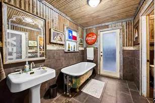 1025 W Main St, Waxahachie, TX 75165 - Photo 30