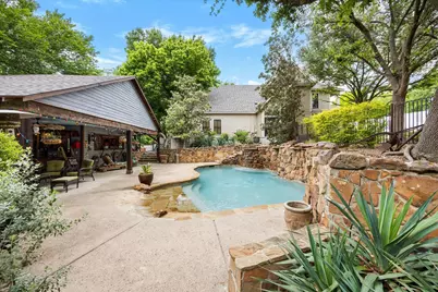 1025 W Main Street, Waxahachie, TX 75165 - Photo 2