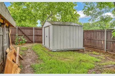 902 S Avenue L, Clifton, TX 76634 - Photo 22