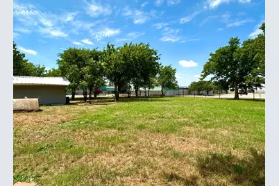 101 N Berry Street, Sanger, TX 76266 - Photo 30
