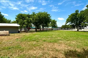 101 N Berry St, Sanger, TX 76266 - Photo 30