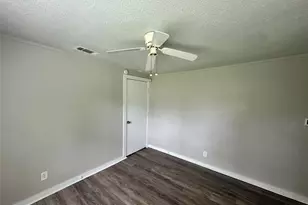 4611 Bradshaw St, Dallas, TX 75215 - Photo 8