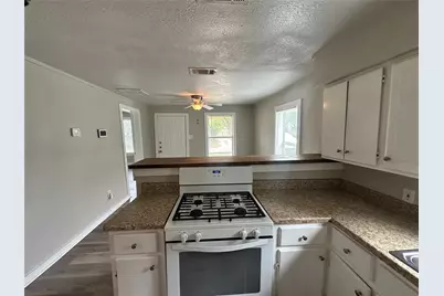 4611 Bradshaw Street, Dallas, TX 75215 - Photo 2