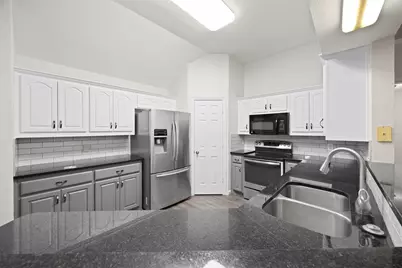 607 Lark Lane, Oak Leaf, TX 75154 - Photo 14