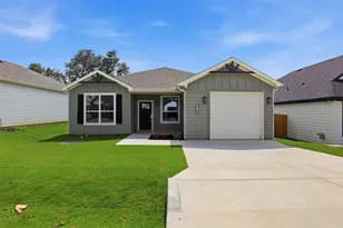 5718 Barkridge Dr, Granbury, TX 76048 - Photo 2