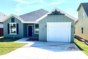 5718 Barkridge Dr, Granbury, TX 76048 - Photo 2