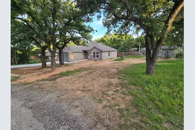 203 NW 32nd Street, Mineral Wells, TX 76067 - Photo 2