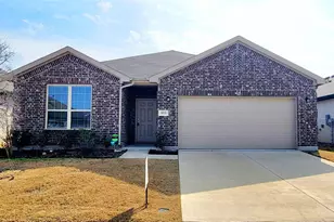 933 Ravenwood Ln, Van Alstyne, TX 75495 - Photo 2