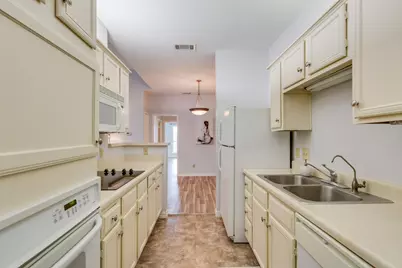 2100 Randy Snow Road #412, Arlington, TX 76011 - Photo 14