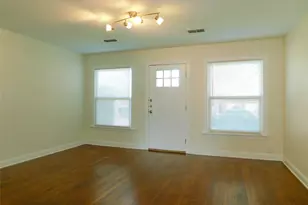 901 Gregg St, Denton, TX 76201 - Photo 4