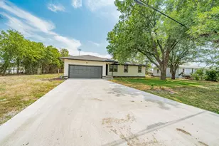613 Jefferson Ave, Princeton, TX 75407 - Photo 1
