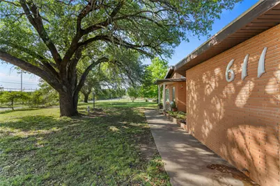 611 N Avenue Q, Clifton, TX 76634 - Photo 4