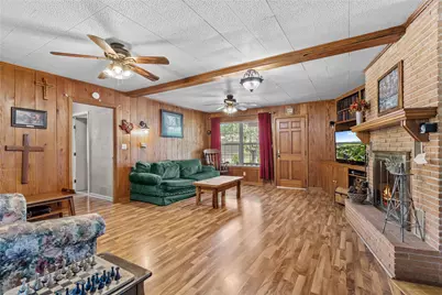 611 N Avenue Q, Clifton, TX 76634 - Photo 8