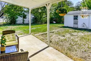 2605 Mockingbird Ln, Greenville, TX 75402 - Photo 10