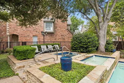 4147 Towne Green Circle, Addison, TX 75001 - Photo 32