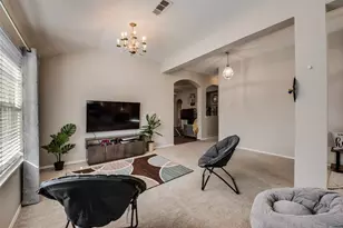 2732 Excalibur Dr, Grand Prairie, TX 75052 - Photo 6