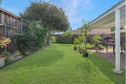 312 Foxglove Court, Grand Prairie, TX 75052 - Photo 32