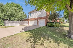 3001 St Lynda Dr, Mansfield, TX 76063 - Photo 4