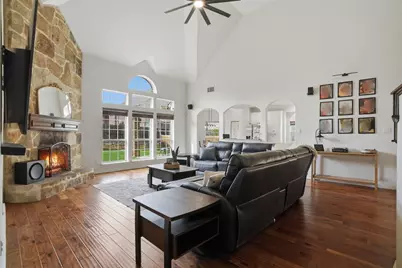 3048 Larreta, Grand Prairie, TX 75054 - Photo 12