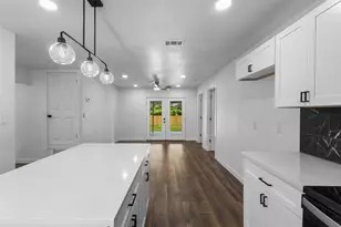 2006 Ridgeway St, Arlington, TX 76010 - Photo 8