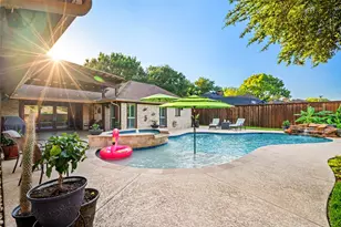 400 Hunters Ridge Cir, Coppell, TX 75019 - Photo 2