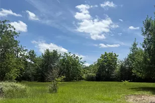 700 Kim Ct, Cleburne, TX 76031 - Photo 4