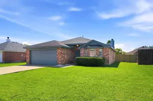 311 S Chestnut St, Forney, TX 75126 - Photo 2