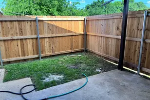 2715/2717 Parkchester Dr, Arlington, TX 76015 - Photo 18